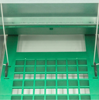 Karmidło zewnętrzne dla drobiu samozamykające Feed-Saver 5 kg