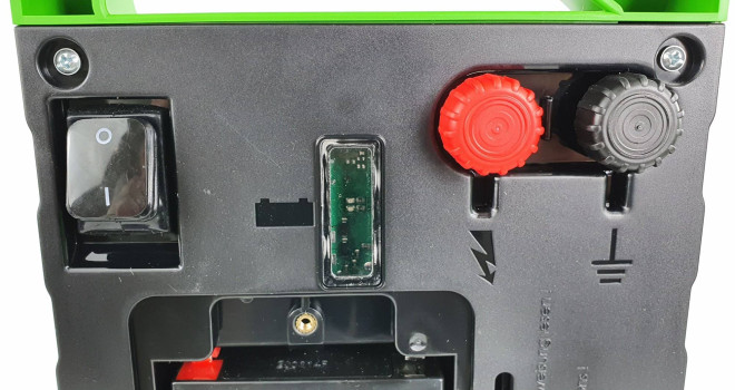 Elektryzator solarny KERBL TITAN S 400 – 0,40J dla koni